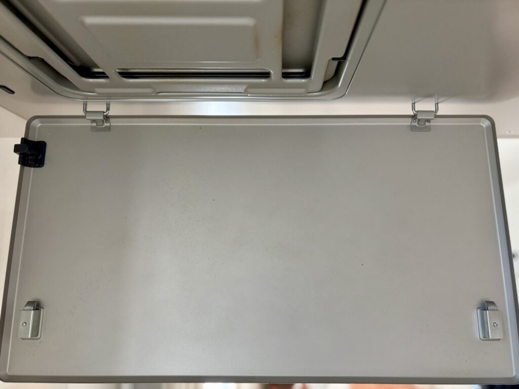 キレイツモフードの整流板を開けた状態